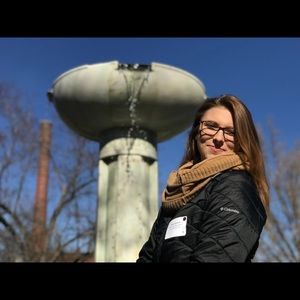 Meet your Posher, Alexandra